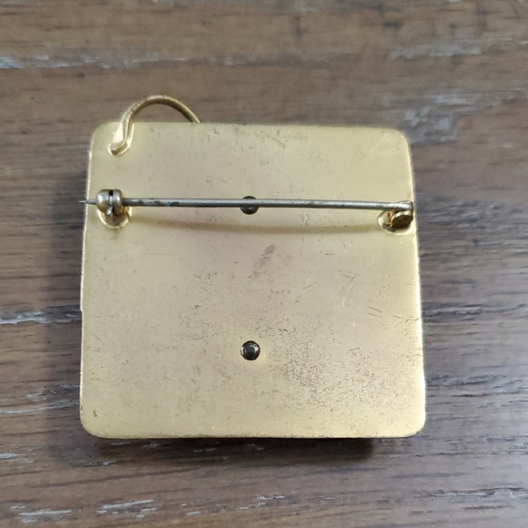 Elegant Vintage Gold tone and Black Floral Pendant on glass, brass base - Picture 2 of 3